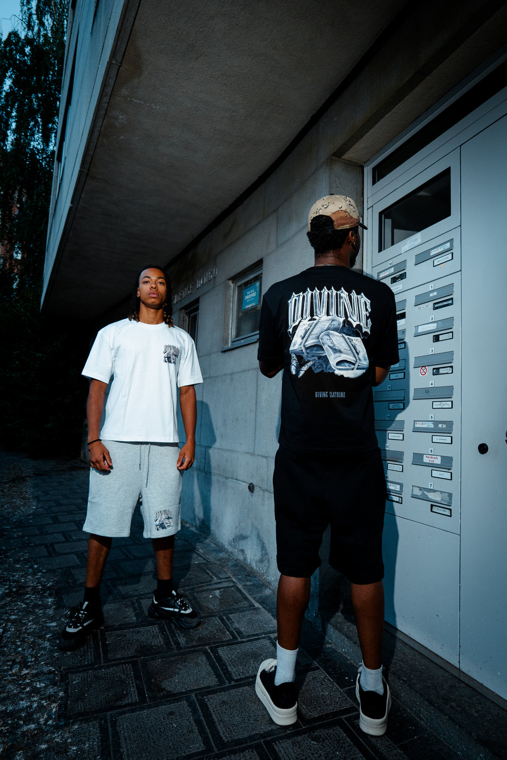 PINNACLE SHORTS SET - WHITE/GREY