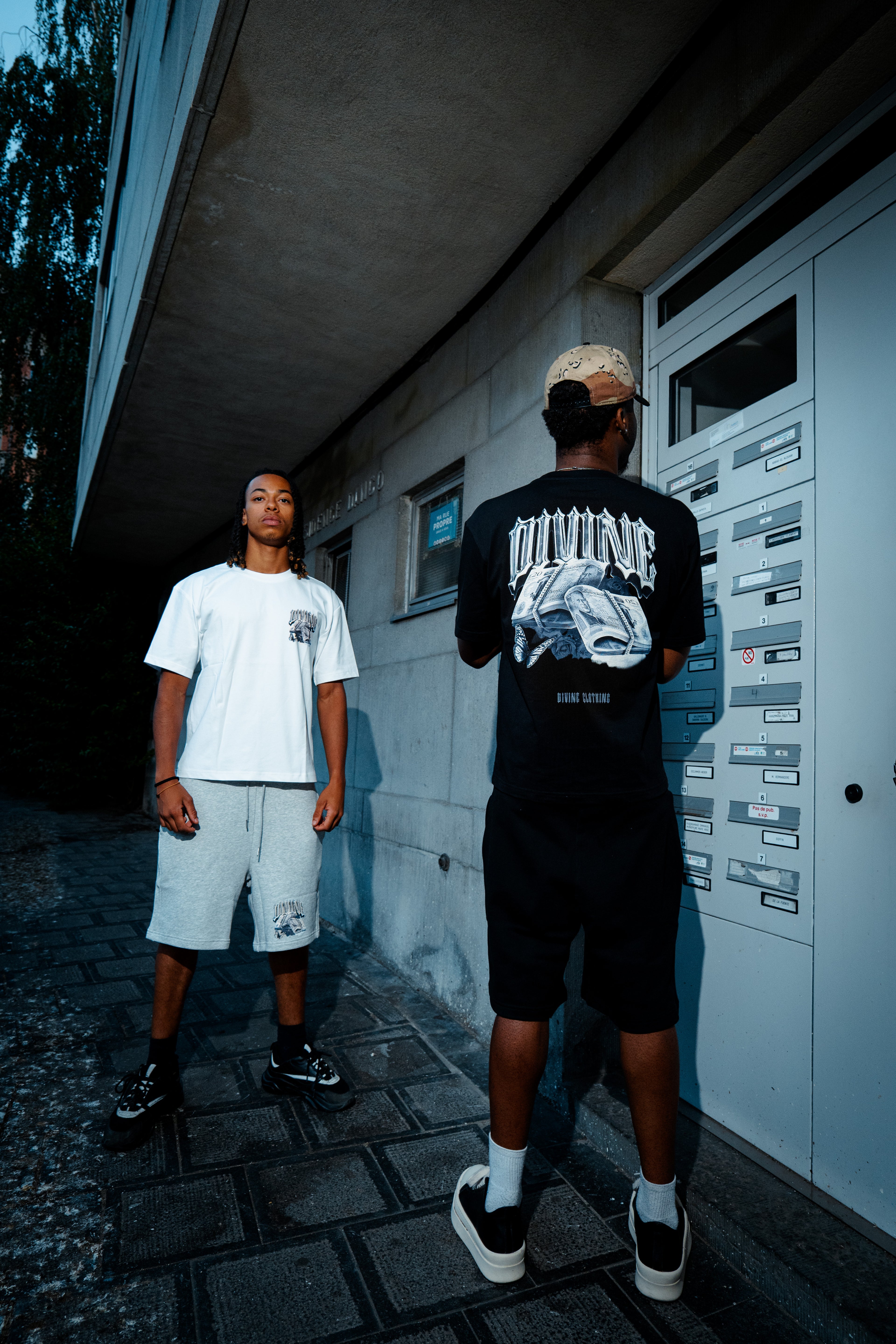 PINNACLE SHORTS SET - WHITE/GREY